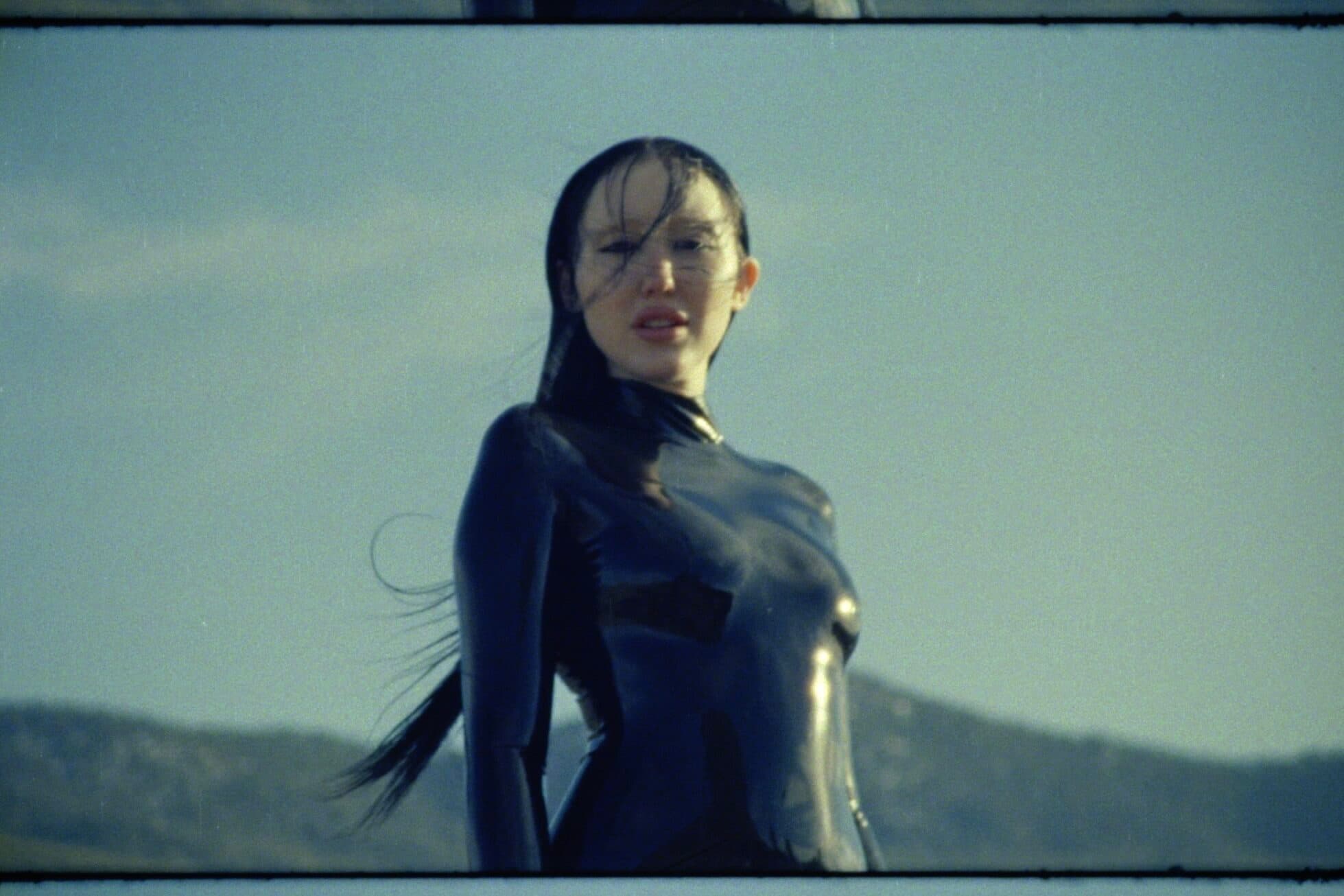Noah Cyrus x Avellano